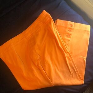 Button Leg Capri Pants